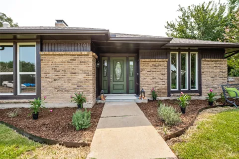 2101 Lyon Court