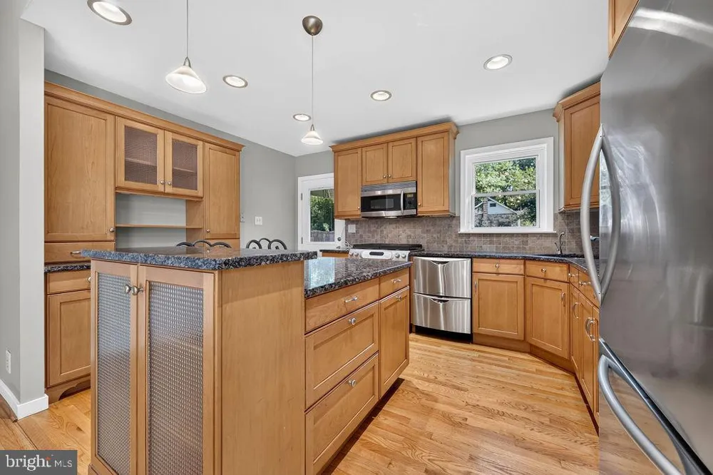 840 PEMBROKE ROAD Rydal, PA 19046