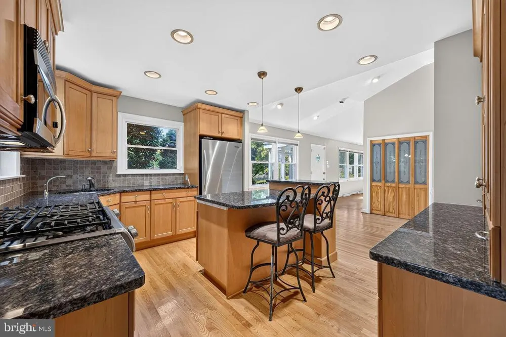 840 PEMBROKE ROAD Rydal, PA 19046