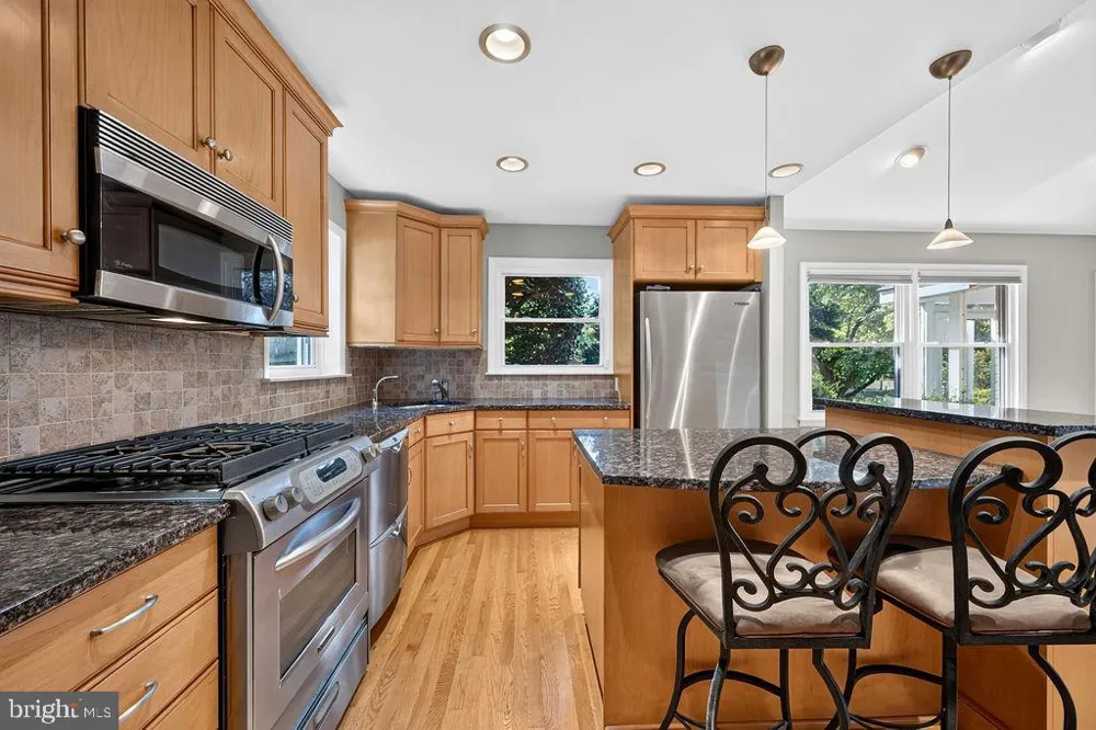 840 PEMBROKE ROAD Rydal, PA 19046