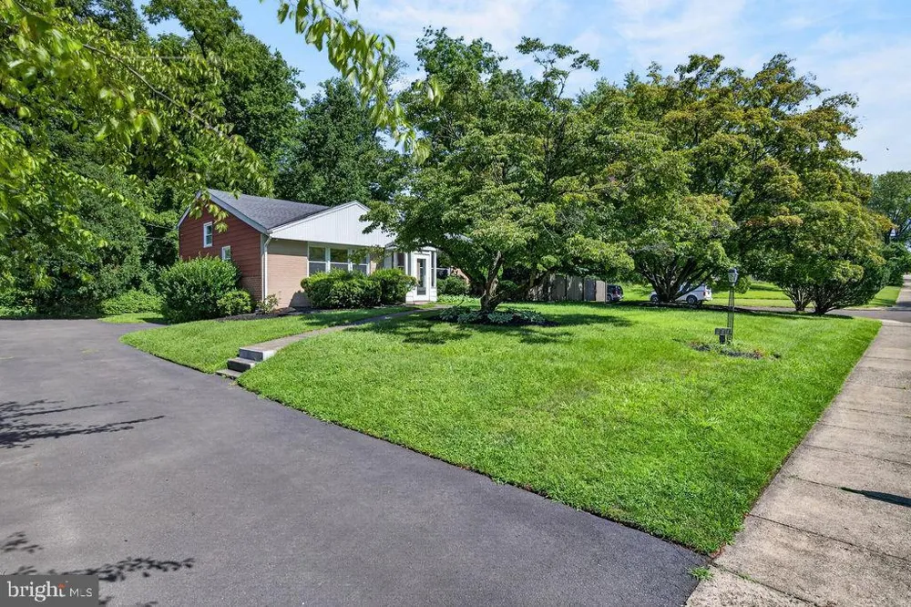 840 PEMBROKE ROAD Rydal, PA 19046