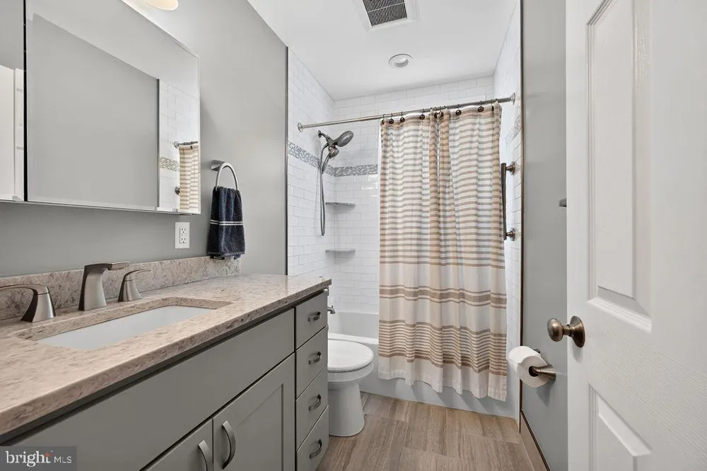 840 PEMBROKE ROAD Rydal, PA 19046
