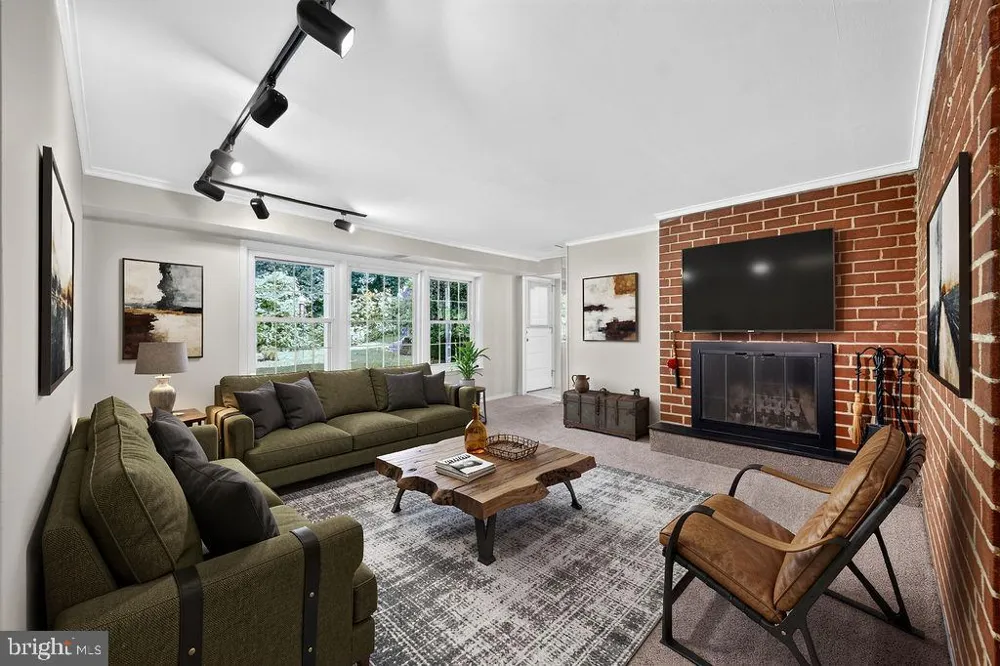 840 PEMBROKE ROAD Rydal, PA 19046