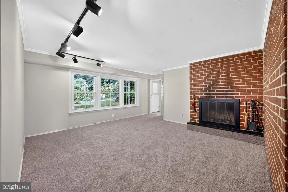 840 PEMBROKE ROAD Rydal, PA 19046