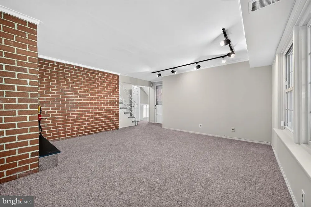 840 PEMBROKE ROAD Rydal, PA 19046