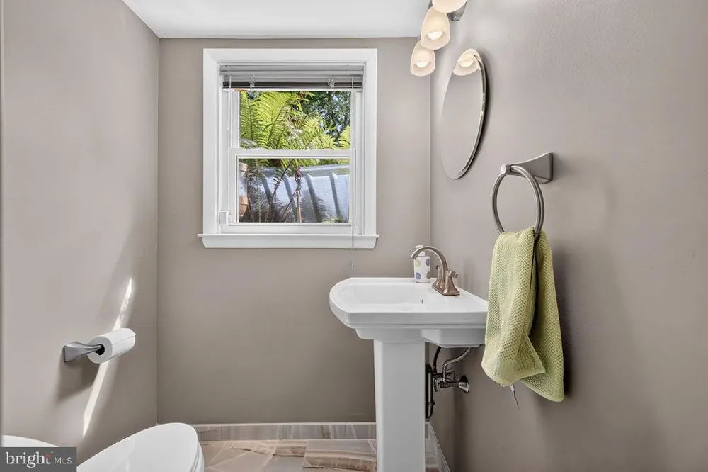 840 PEMBROKE ROAD Rydal, PA 19046