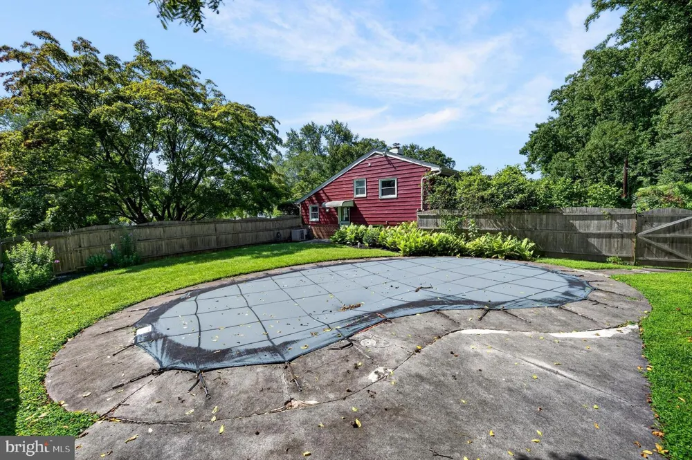 840 PEMBROKE ROAD Rydal, PA 19046