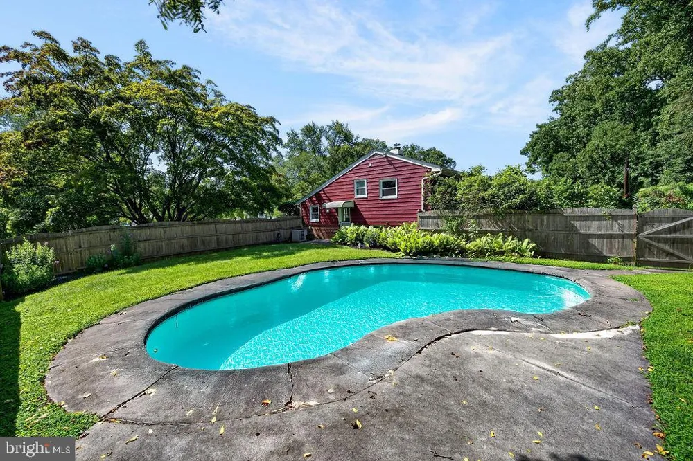 840 PEMBROKE ROAD Rydal, PA 19046