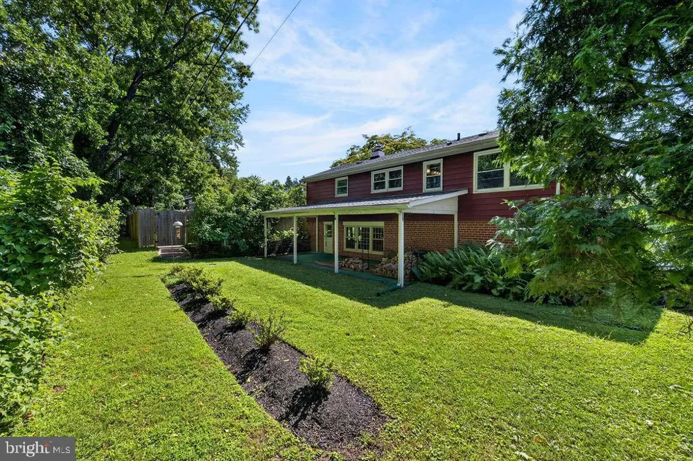 840 PEMBROKE ROAD Rydal, PA 19046