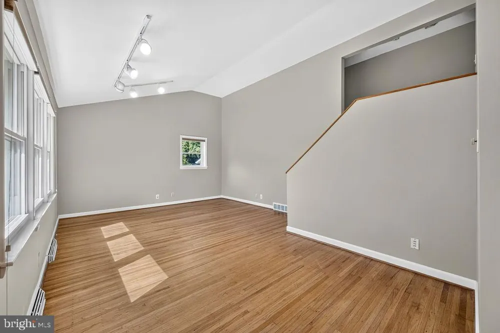 840 PEMBROKE ROAD Rydal, PA 19046