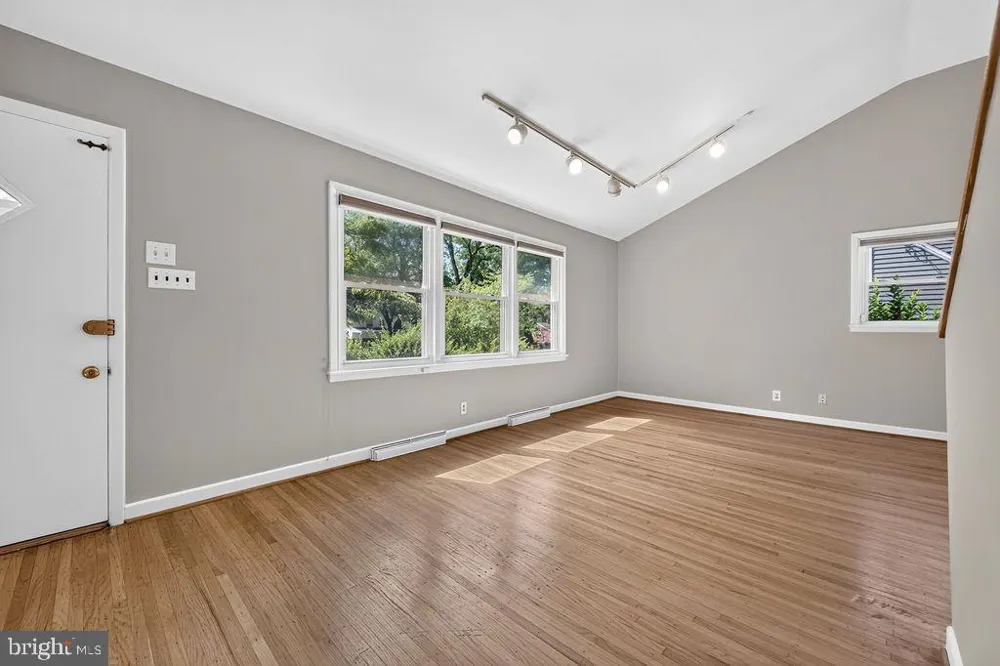 840 PEMBROKE ROAD Rydal, PA 19046