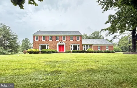 8 EVANS DRIVE