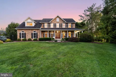 7203 LEETON COURT