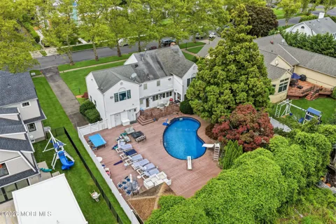 72 Runyan Avenue