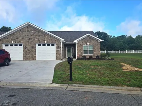 116 Sanderlyn Court
