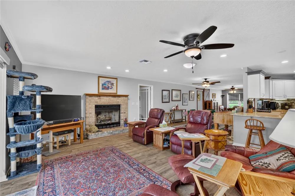 5516 E HARBOR DRIVE Fruitland Park, FL 34731