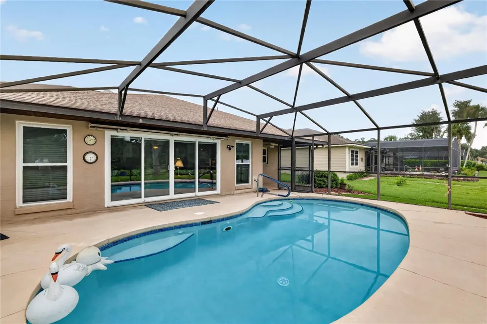 5516 E HARBOR DRIVE Fruitland Park, FL 34731