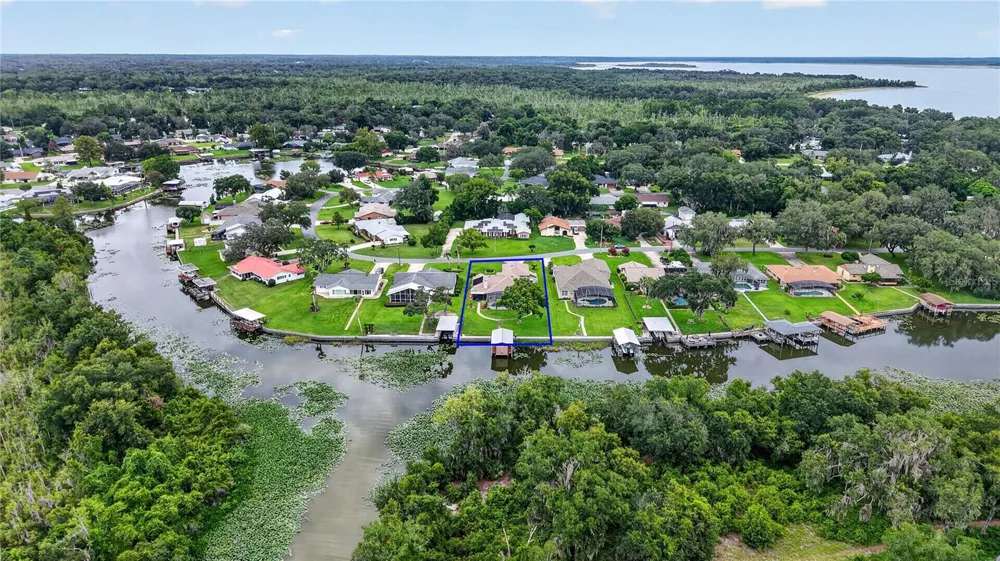 5516 E HARBOR DRIVE Fruitland Park, FL 34731