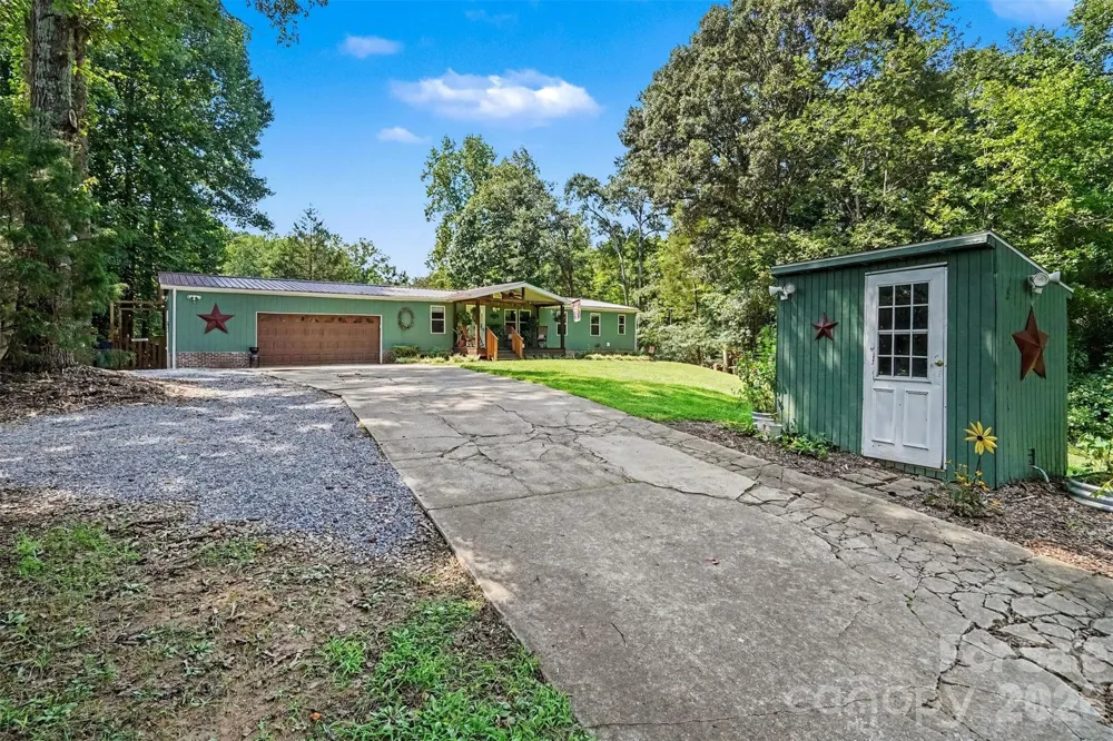 1206 Alberto Lane Stanley, NC 28164