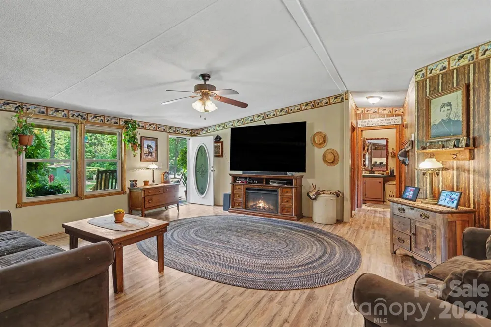 1206 Alberto Lane Stanley, NC 28164