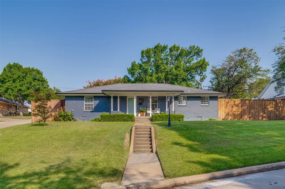 301 Valley Drive Rockwall, TX 75087