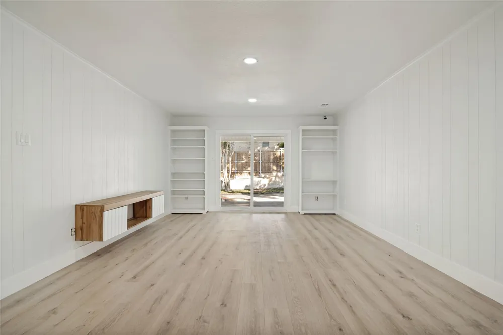 301 Valley Drive Rockwall, TX 75087