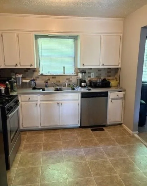 355 Lori Lane Riverdale, GA 30296