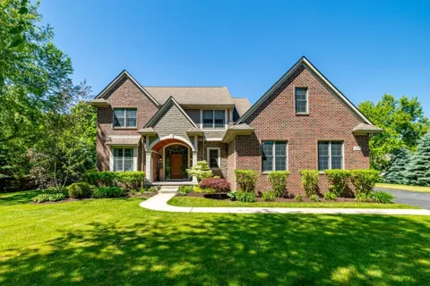 8061 Pine Ridge Court