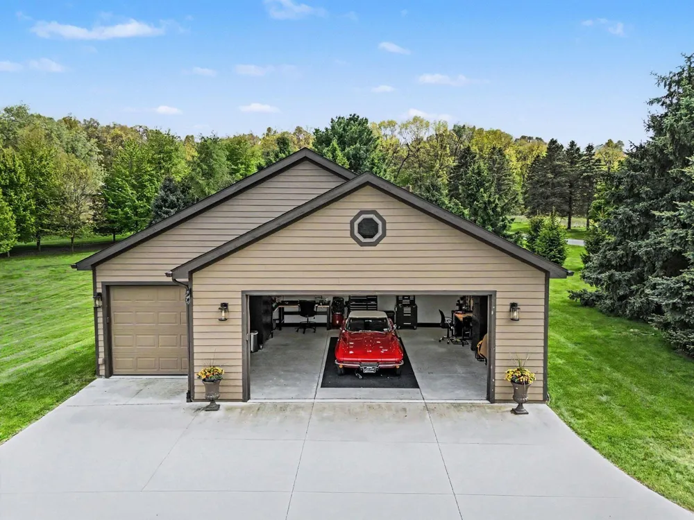 8588 Webster Hills Road Dexter, MI 48130