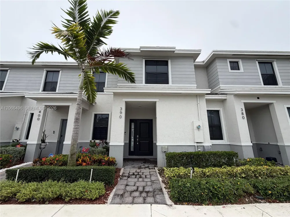 390 NE 12th St Florida City, FL 33034
