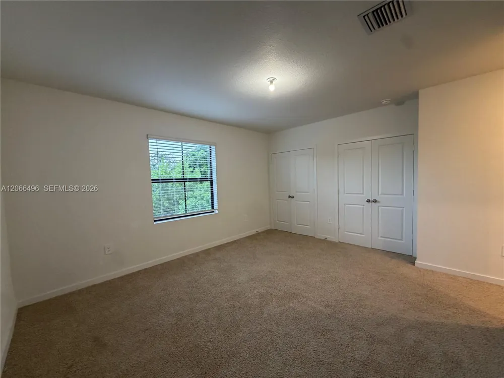 390 NE 12th St Florida City, FL 33034