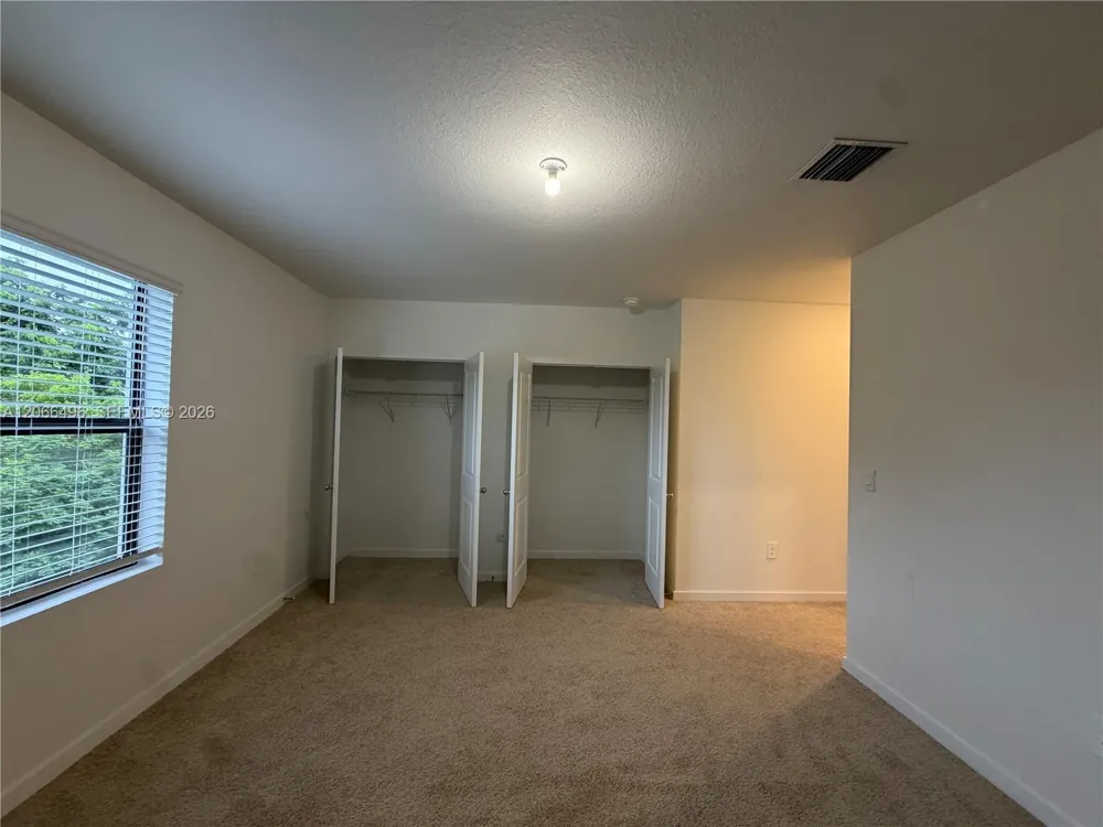 390 NE 12th St Florida City, FL 33034