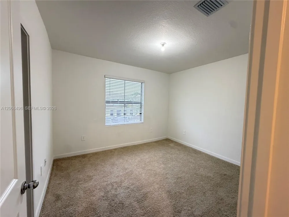 390 NE 12th St Florida City, FL 33034