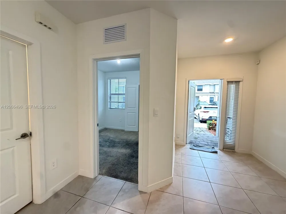 390 NE 12th St Florida City, FL 33034
