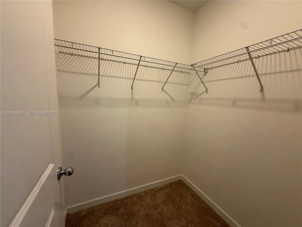 390 NE 12th St Florida City, FL 33034