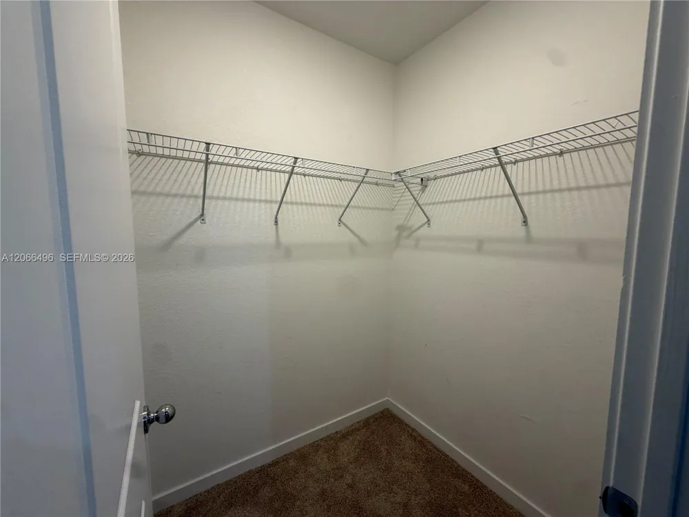 390 NE 12th St Florida City, FL 33034