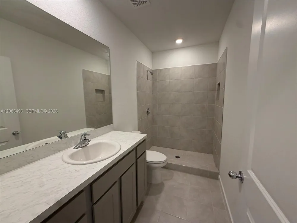 390 NE 12th St Florida City, FL 33034