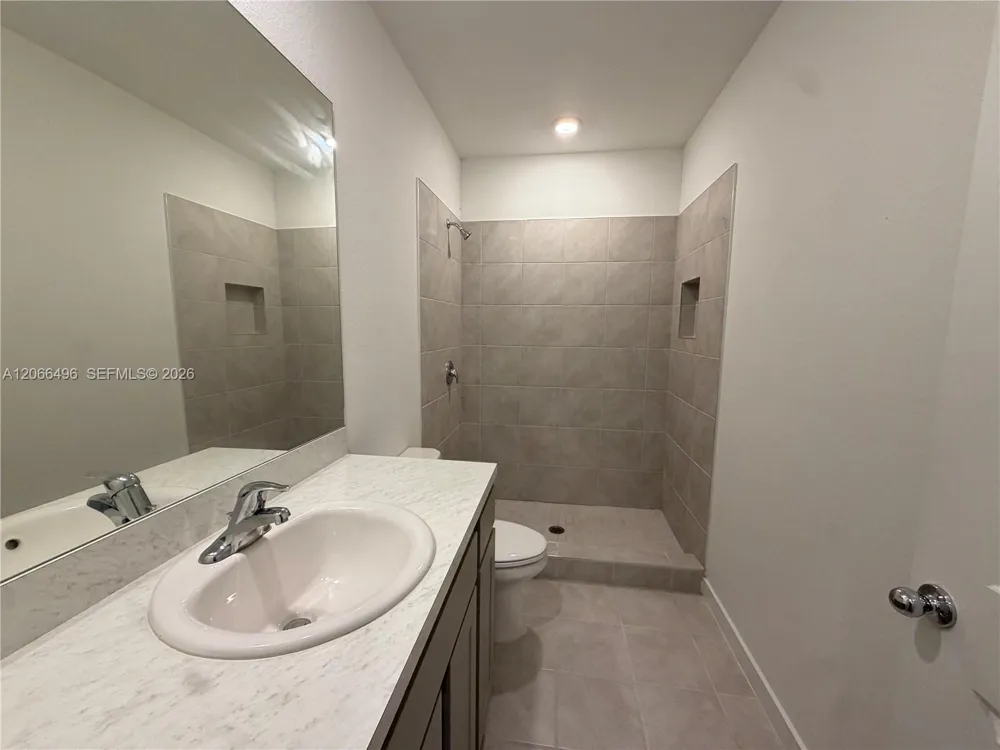 390 NE 12th St Florida City, FL 33034