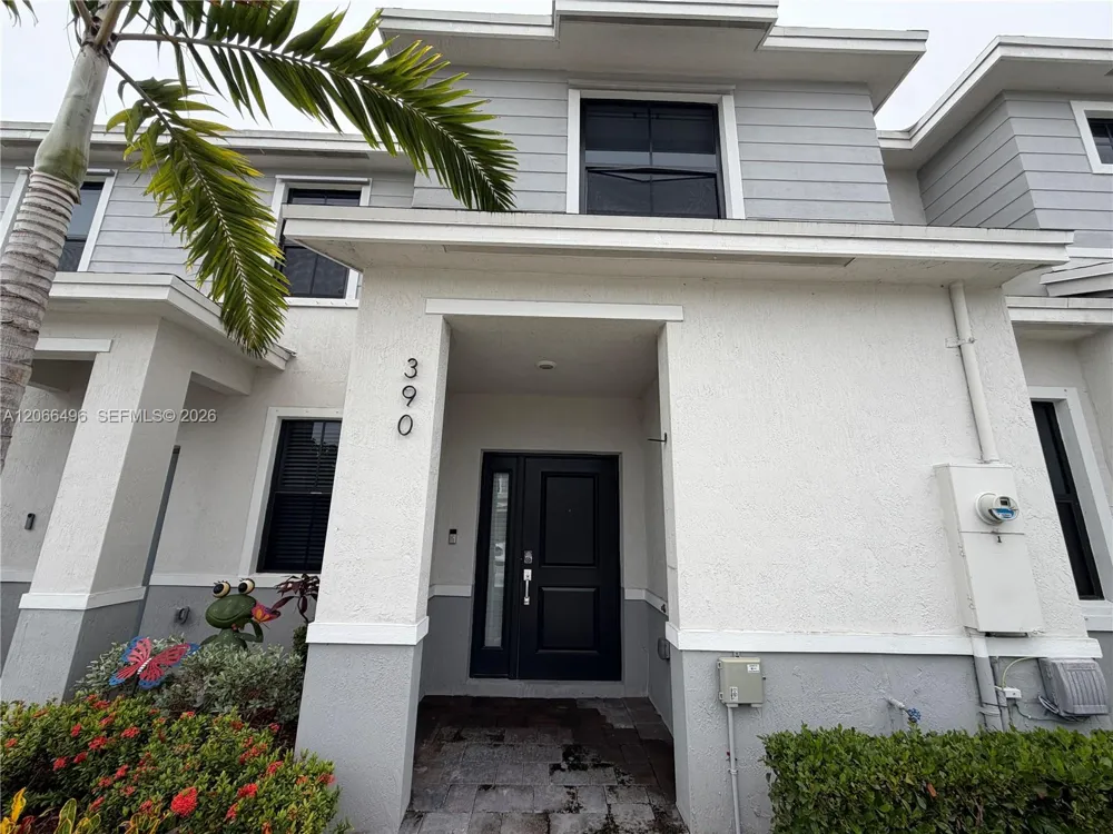 390 NE 12th St Florida City, FL 33034