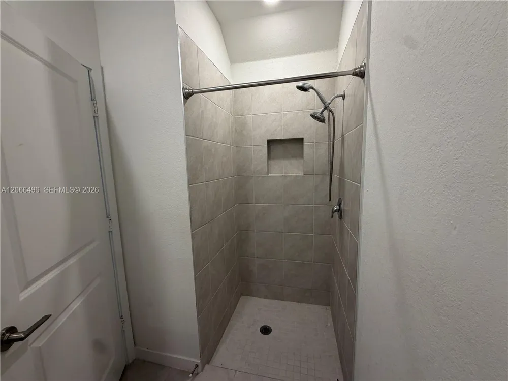390 NE 12th St Florida City, FL 33034
