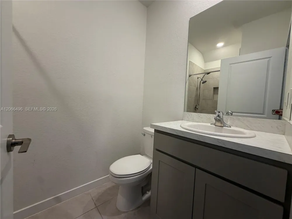 390 NE 12th St Florida City, FL 33034