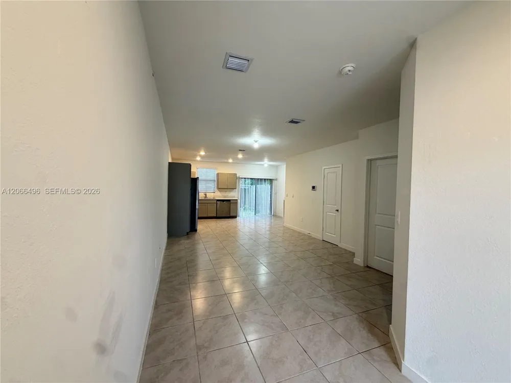 390 NE 12th St Florida City, FL 33034