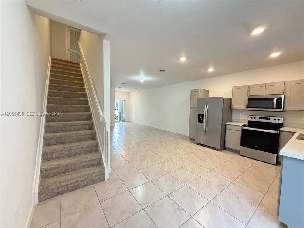 390 NE 12th St Florida City, FL 33034