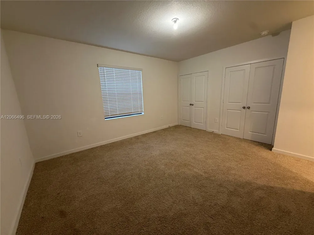 390 NE 12th St Florida City, FL 33034