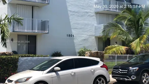 1801 S Treasure Dr #401