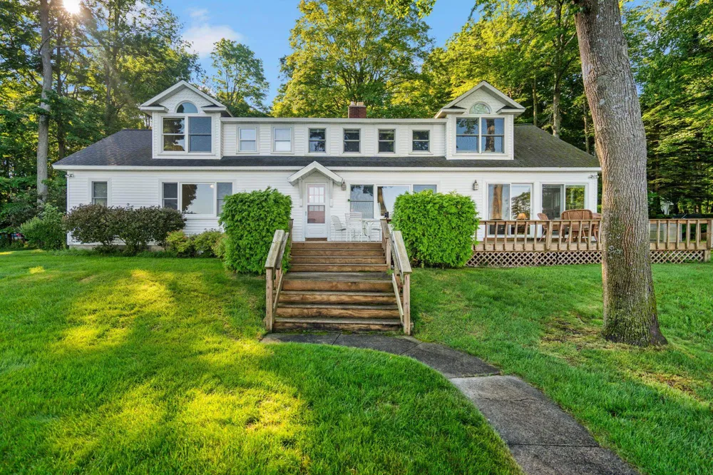 759 South Long Lake Road Long Lake Township, MI 49684
