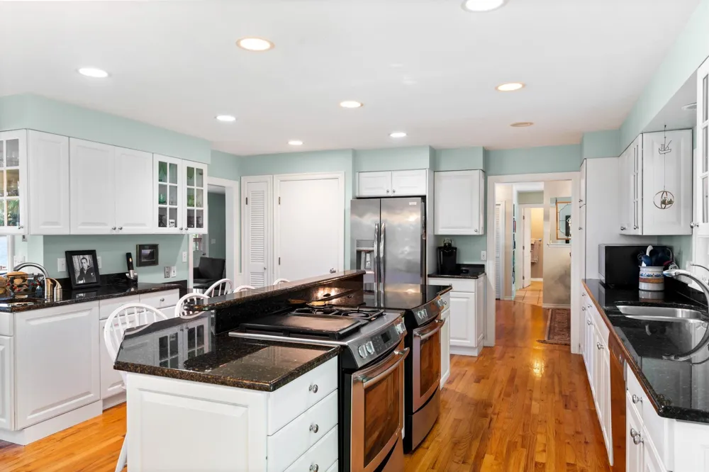 759 South Long Lake Road Long Lake Township, MI 49684