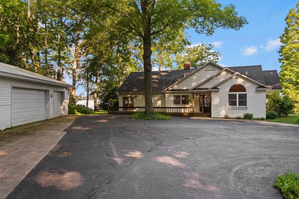 759 South Long Lake Road Long Lake Township, MI 49684