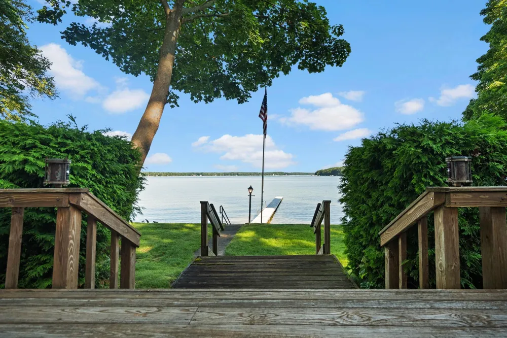 759 South Long Lake Road Long Lake Township, MI 49684