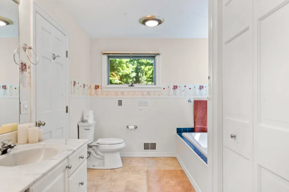 759 South Long Lake Road Long Lake Township, MI 49684